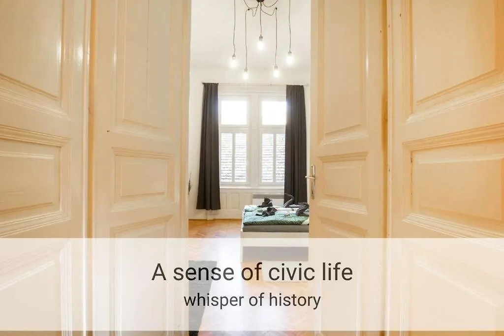 Live Like A Local In An Old Historic House Apartment Budapest