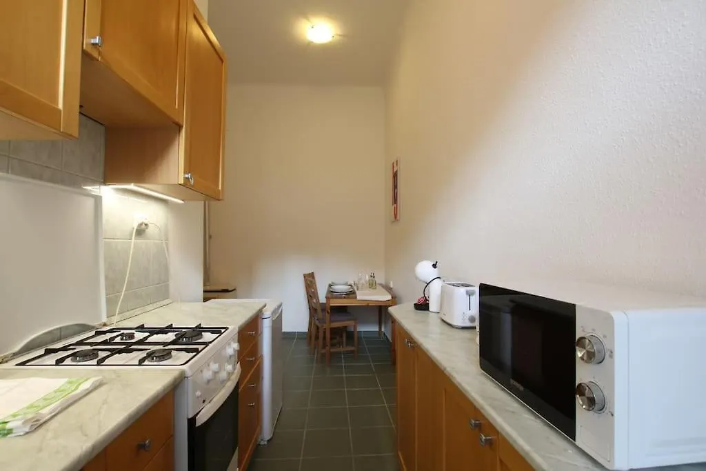 Live Like A Local In An Old Historic House Apartment Budapest