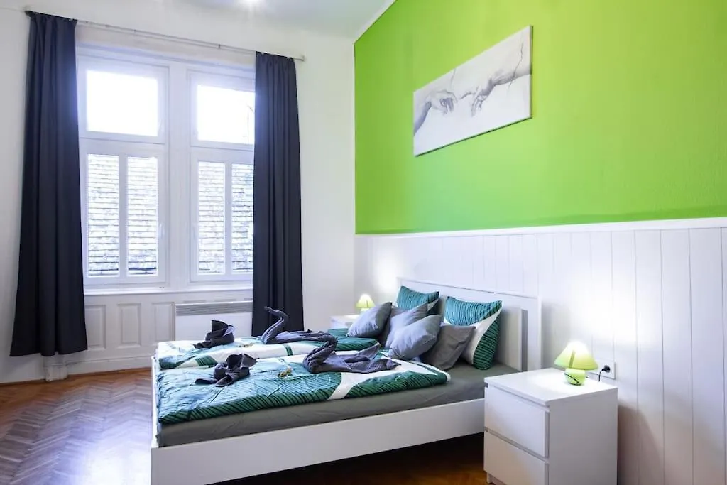 Live Like A Local In An Old Historic House Apartment Budapest