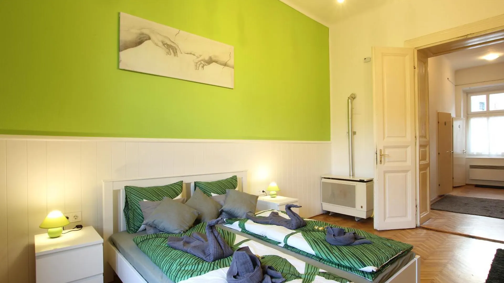 Live Like A Local In An Old Historic House Apartment Budapest