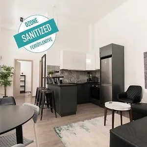 Standard By Hi5 - Rákóczi út 23 Apartamento